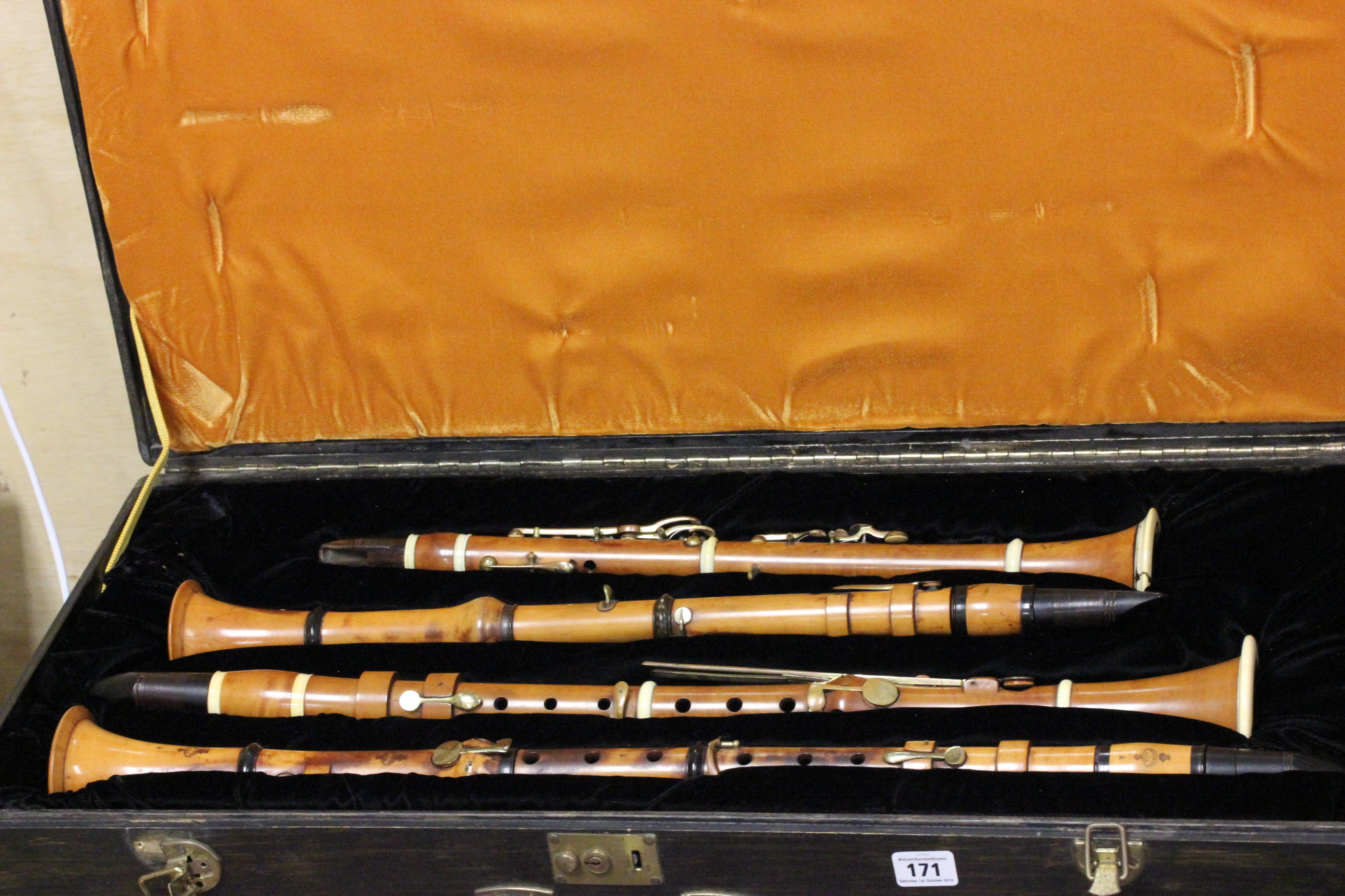 Antiques, furniture and collectable auctions